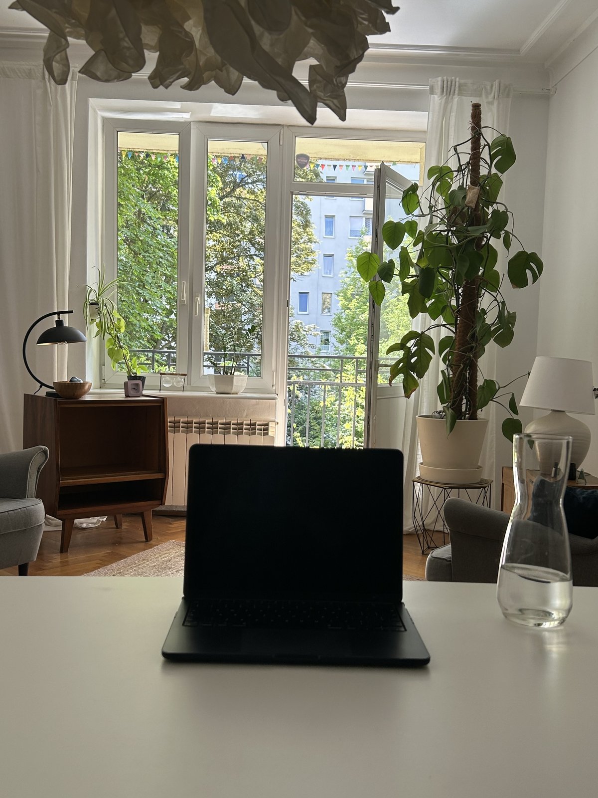 Gabinet 1 - widok z gabinetu terapeutycznego na balkon, Warszawa Mokotów